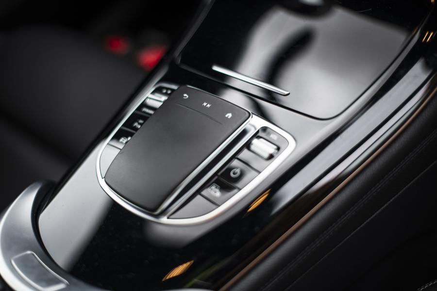 Детали интерьера Mercedes-Benz EQC400 4Matic (N293) 2019 года  (WW) (фото 179 из 202)